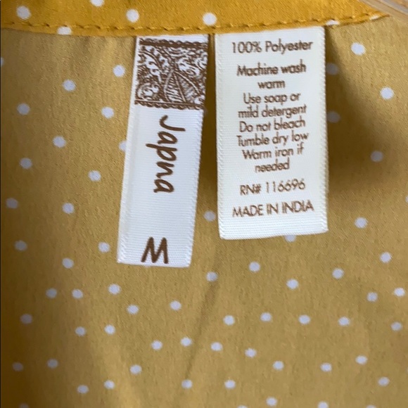 Crop button down w front tie - Picture 2 of 7